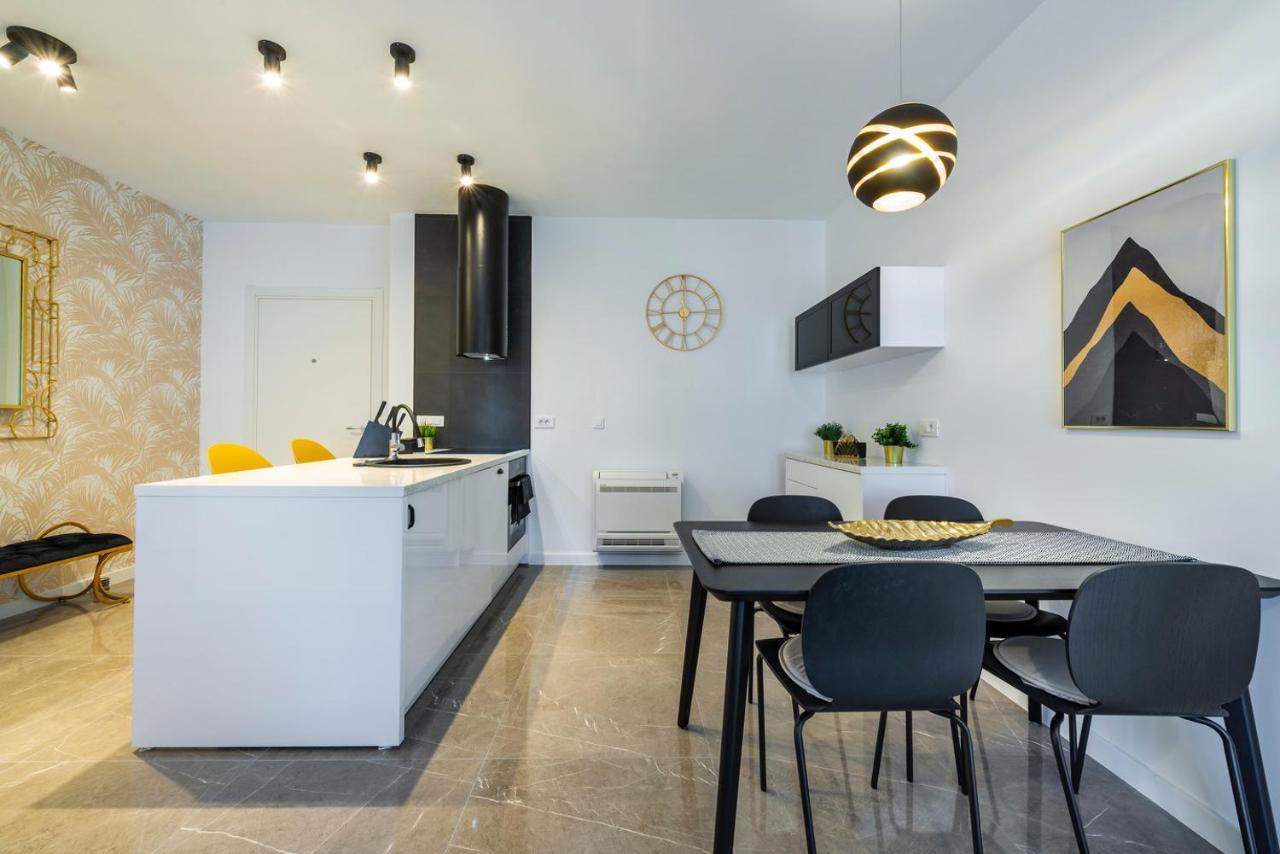 Adriatic Oasis & Marine View Apartamento